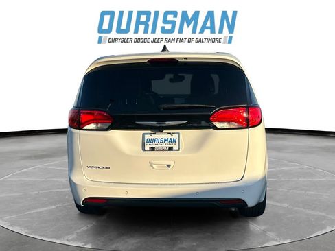 New 2026 Chrysler Voyager LX image 5