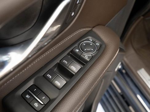 Used 2021 GMC Yukon Denali w/ Denali Premium Package image 20