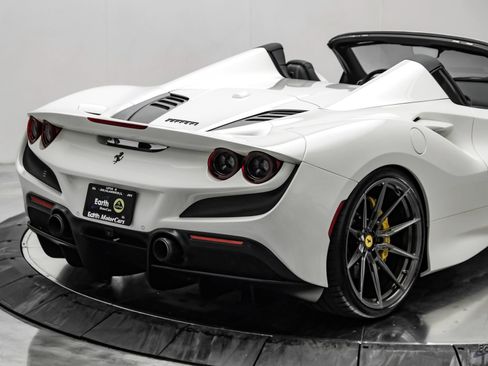 Used 2022 Ferrari F8 Tributo RWD image 25