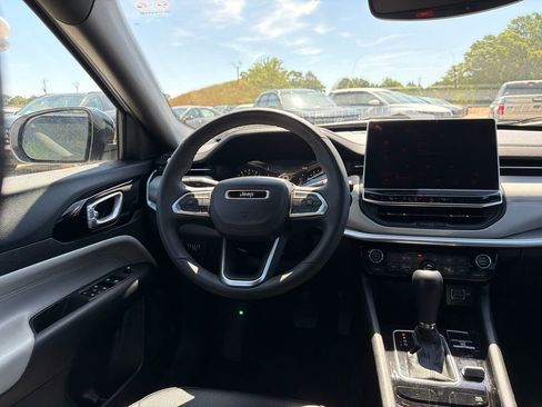 Used 2025 Jeep Compass Limited AWD/4WD image 23