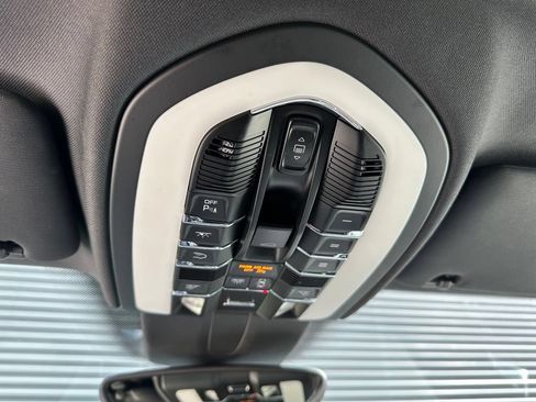 Certified 2017 Porsche Cayenne AWD/4WD image 28