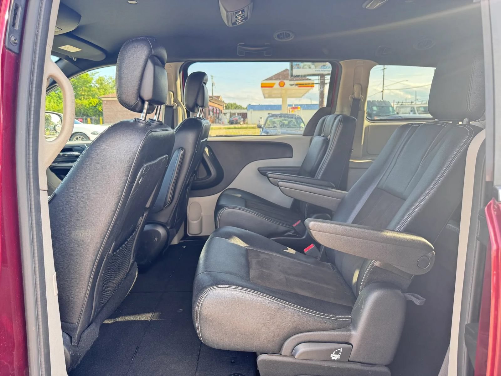 Used 2019 Dodge Grand Caravan SXT FWD image 18