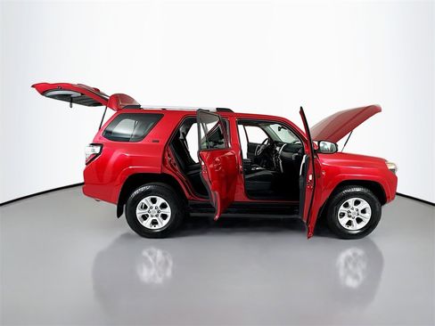 Used 2020 Toyota 4Runner SR5 image 28