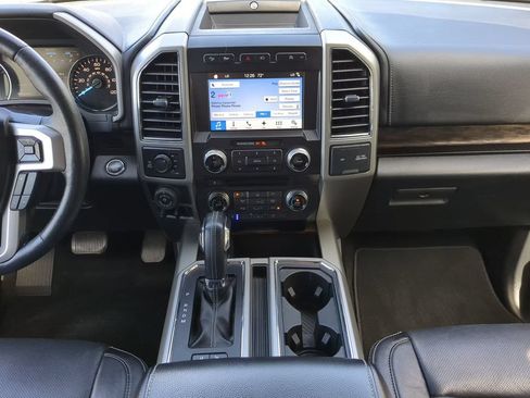 Used 2018 Ford F150 Lariat w/ Equipment Group 502A Luxury AWD/4WD image 14