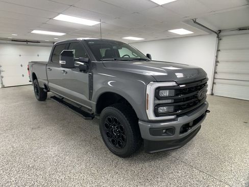 Used 2024 Ford F250 Lariat w/ Black Appearance Package AWD/4WD image 2