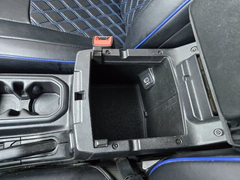 Used 2019 Jeep Wrangler Sport AWD/4WD image 32