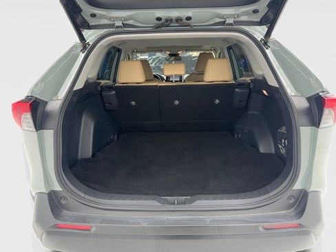 Used 2020 Toyota RAV4 XLE Premium image 12