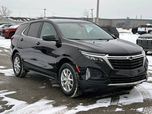 Certified 2024 Chevrolet Equinox LT w/ LPO, Floor Liner Package image 6