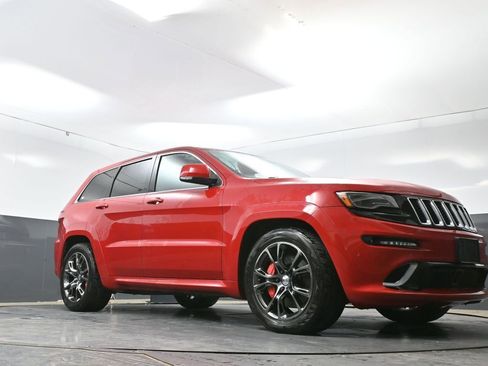 Used 2014 Jeep Grand Cherokee SRT8 w/ Luxury Group II AWD/4WD image 25