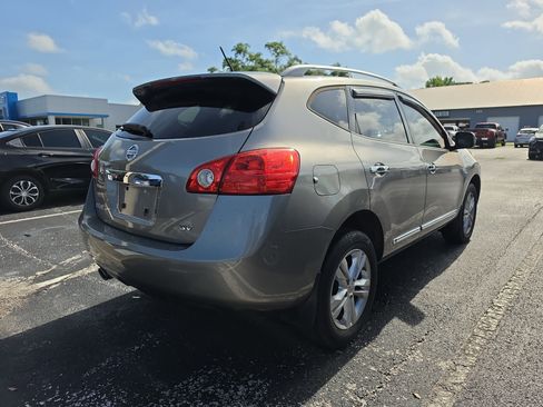 Used 2013 Nissan Rogue SV w/ Premium Pkg FWD image 3