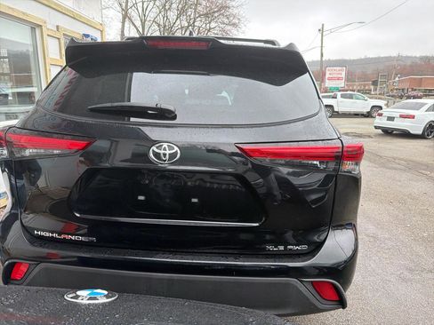 Used 2022 Toyota Highlander XLE image 8