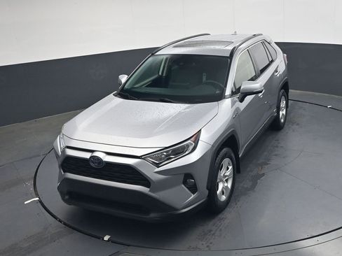 Used 2019 Toyota RAV4 XLE w/ Convenience Package AWD/4WD image 21