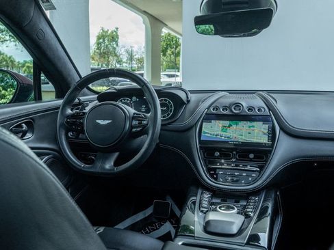 Used 2021 Aston Martin DBX AWD/4WD image 18