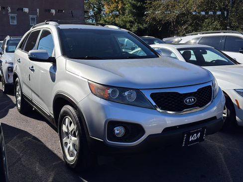 Used 2012 Kia Sorento LX w/ Convenience Pkg image 3