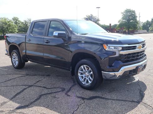 Used 2023 Chevrolet Silverado 1500 LT AWD/4WD image 2
