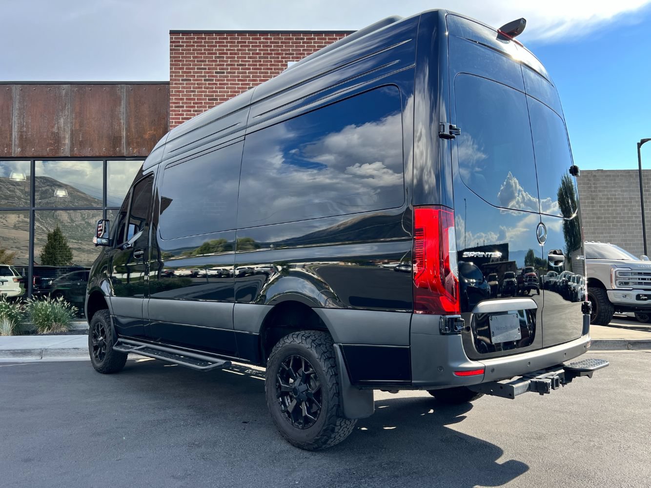 Used 2025 Mercedes-Benz Sprinter 2500 image 4