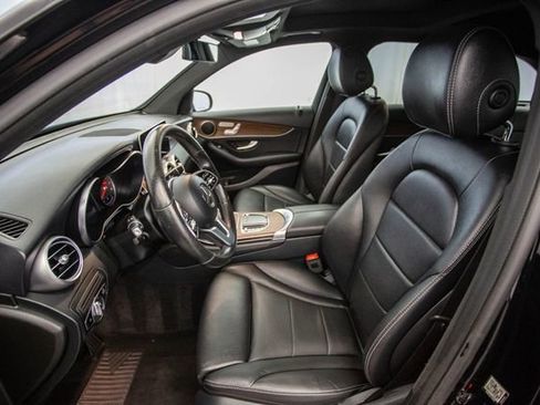 Used 2020 Mercedes-Benz GLC 300 4MATIC w/ Parking Assistance Package image 18