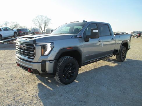 New 2026 GMC Sierra 2500 AT4 w/ AT4 Premium Plus Package image 10