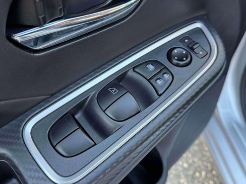 Certified 2025 Nissan Versa SR w/ Trunk Package image 17