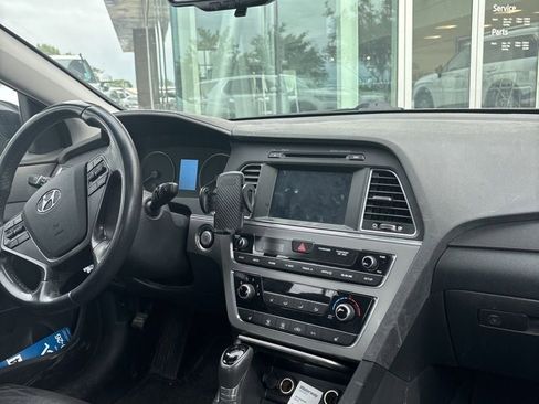Used 2017 Hyundai Sonata Sport w/ Value Edition Package 02 FWD image 10