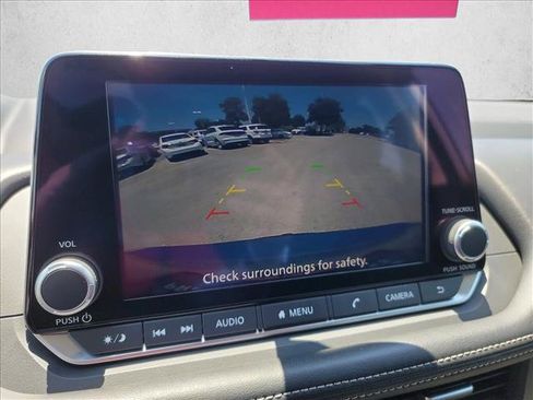 Used 2025 Nissan Rogue SV FWD image 24