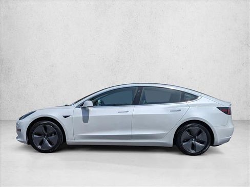 Used 2020 Tesla Model 3 Standard Range Plus RWD image 9
