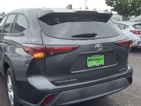 Certified 2024 Toyota Highlander LE AWD/4WD image 2