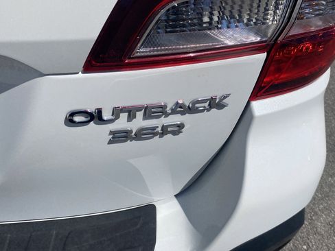Used 2019 Subaru Outback 3.6R Limited w/ Popular Package #2 AWD/4WD image 26