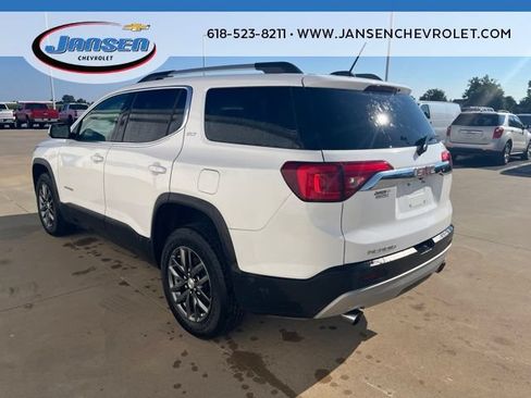 Used 2019 GMC Acadia SLT FWD image 2
