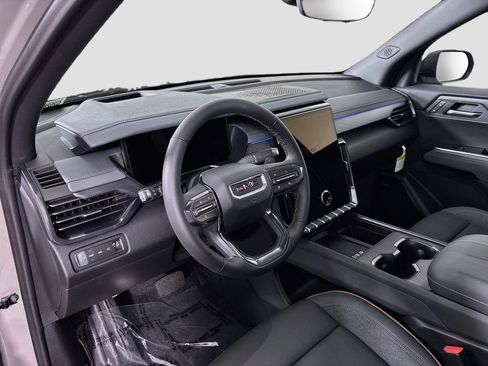 New 2026 GMC Acadia AT4 w/ Luxury Package AWD/4WD image 9