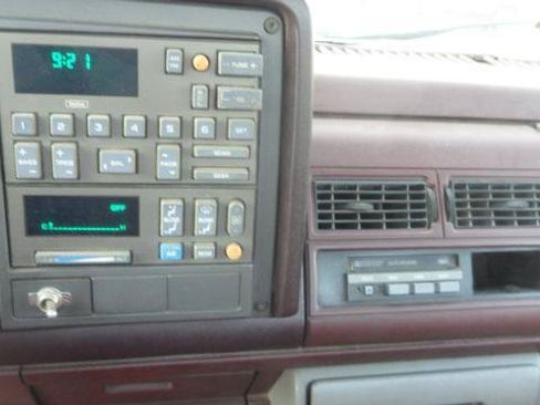 Used 1992 Chevrolet Silverado 2500 4x4 Regular Cab image 24