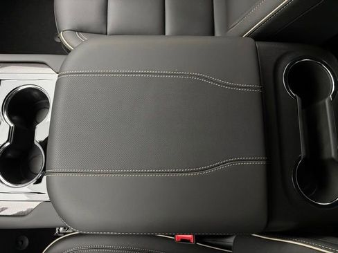 New 2026 GMC Yukon XL Elevation image 31