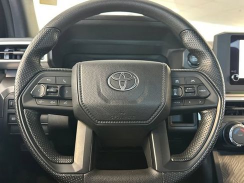 Used 2025 Toyota Tacoma SR5 AWD/4WD image 25