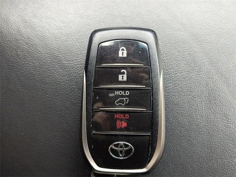 Used 2021 Toyota Land Cruiser image 29