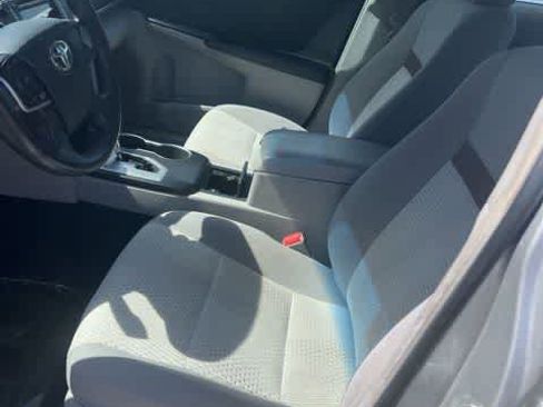 Used 2012 Toyota Camry LE FWD image 11