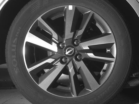 Used 2025 Nissan Versa SV FWD image 18