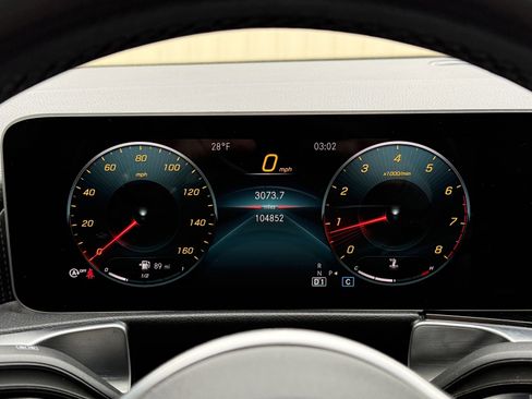 Used 2020 Mercedes-Benz GLB 250 4MATIC image 34