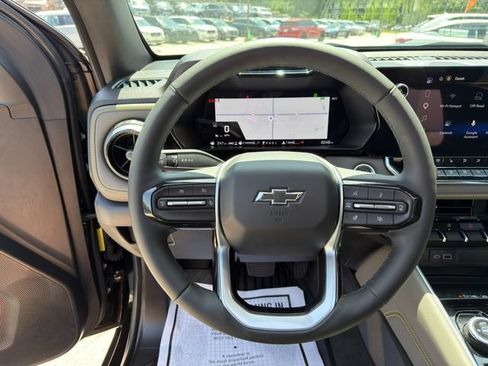 Used 2025 Chevrolet Colorado ZR2 w/ Midnight Edition AWD/4WD image 43