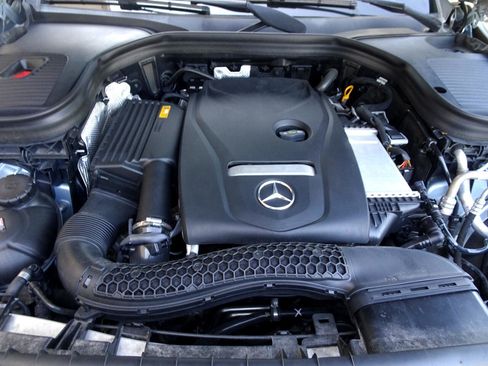 Used 2018 Mercedes-Benz GLC 300 w/ Premium Package image 25