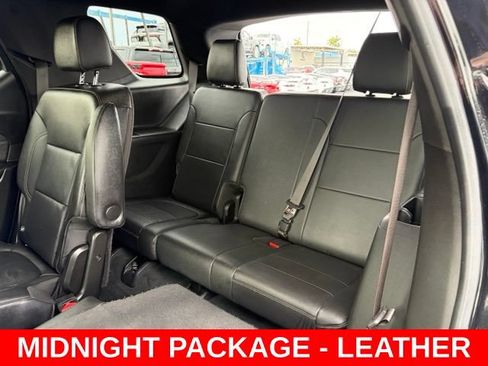 Used 2022 Chevrolet Traverse LT w/ LPO, Blackout Package FWD image 16