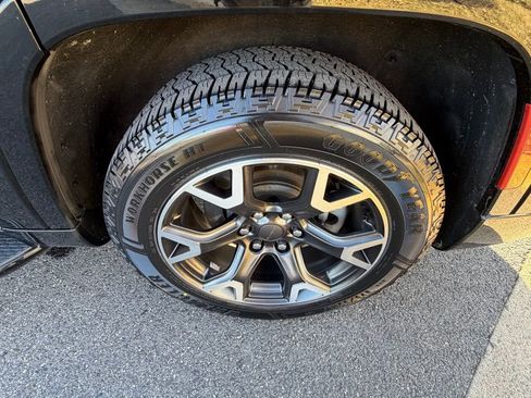 Certified 2024 Jeep Wagoneer Series III image 13