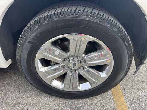 Used 2018 Ford F150 Lariat RWD image 8
