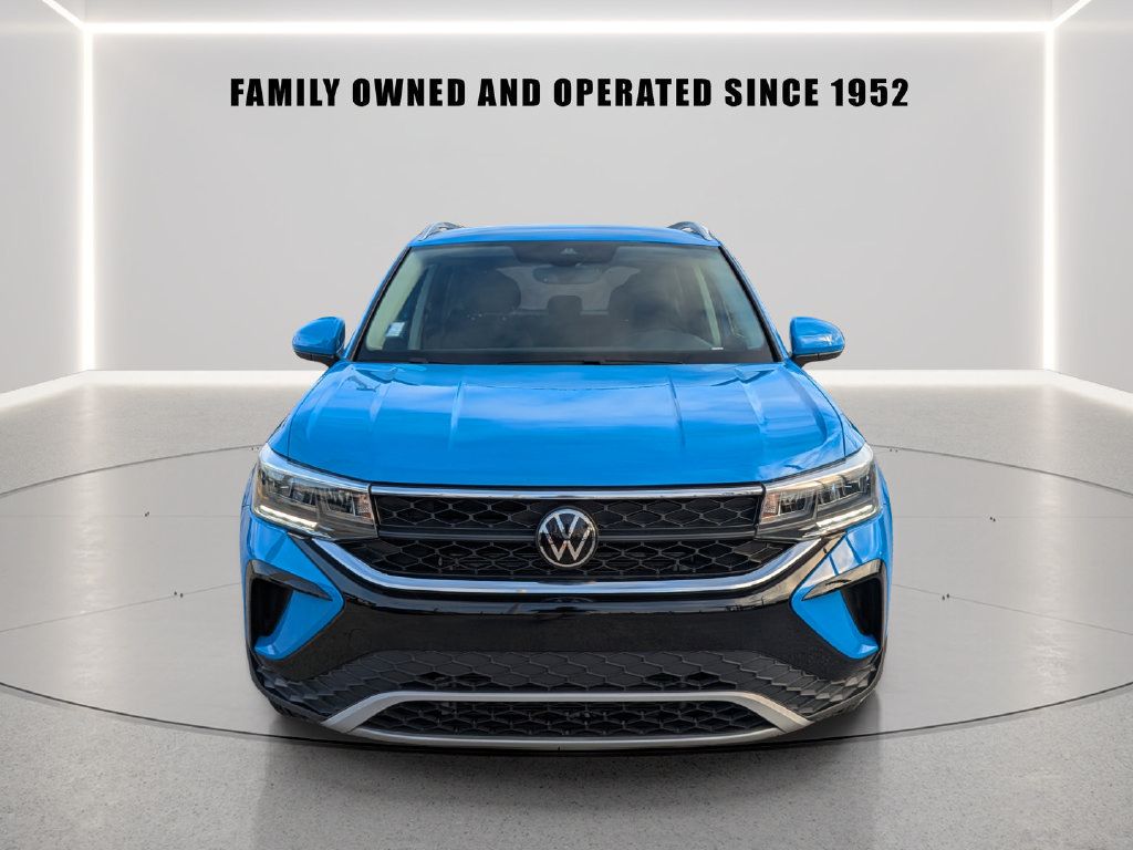 Used 2023 Volkswagen Taos SE FWD image 6