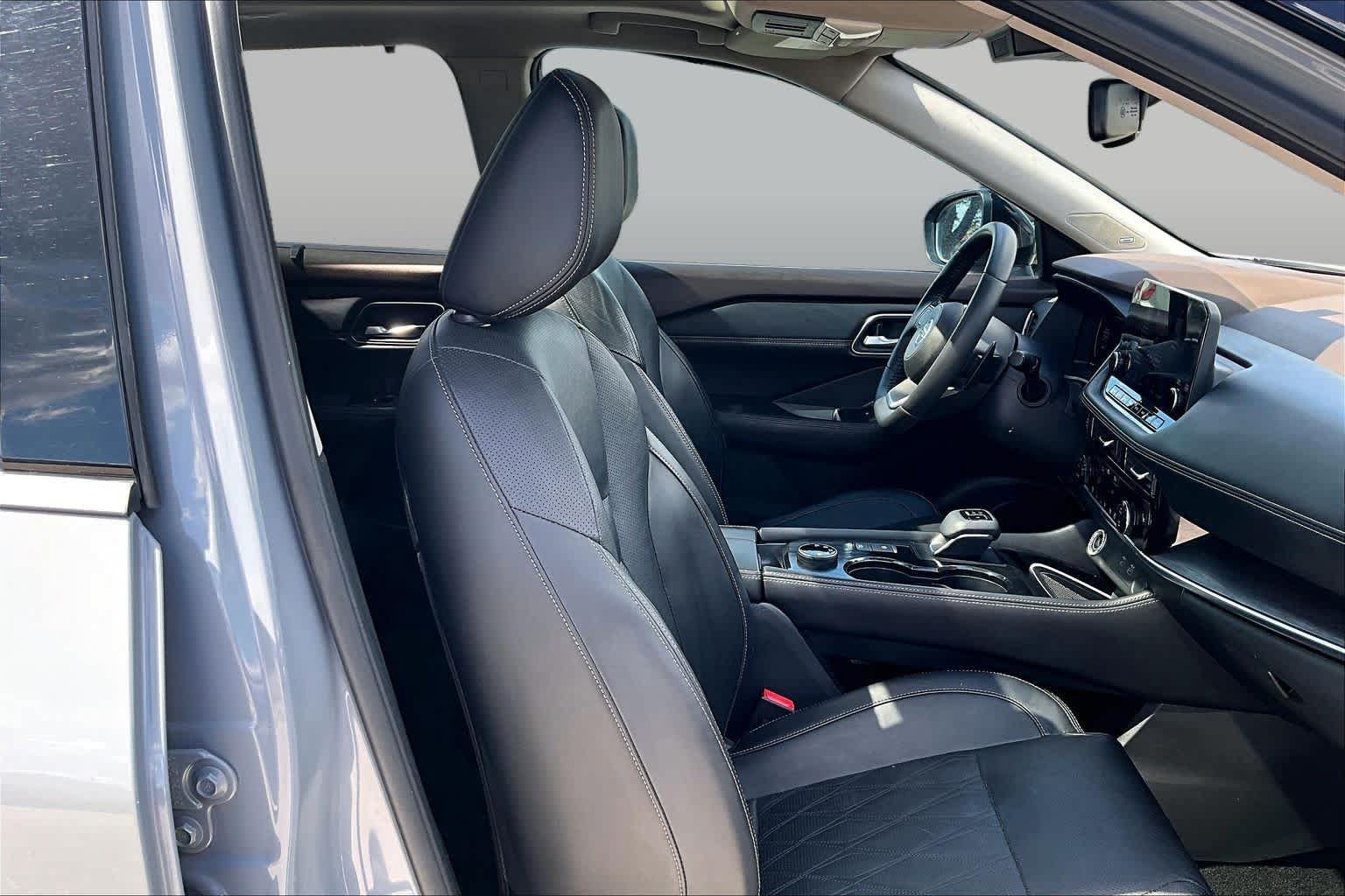 Used 2021 Nissan Rogue Platinum AWD/4WD image 8