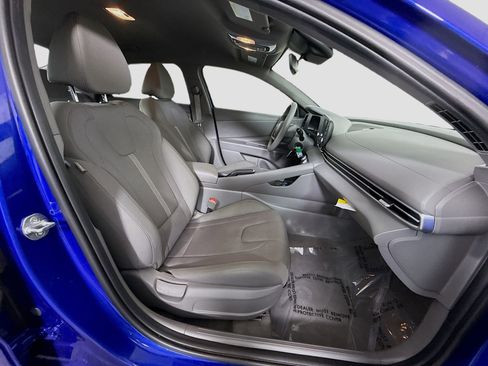 Used 2024 Hyundai Elantra SE image 28