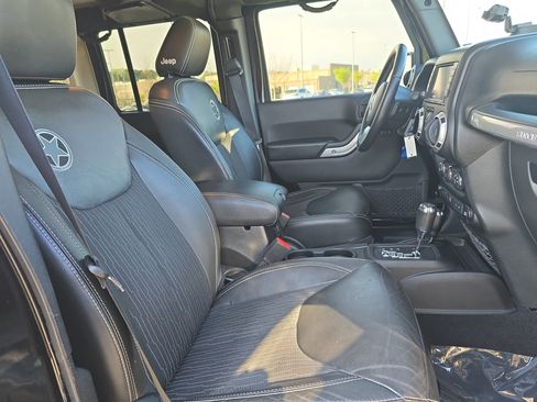 Used 2015 Jeep Wrangler Unlimited Sport image 10
