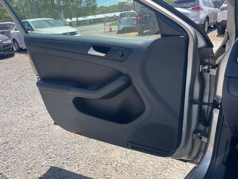 Used 2014 Volkswagen Jetta SE FWD image 22