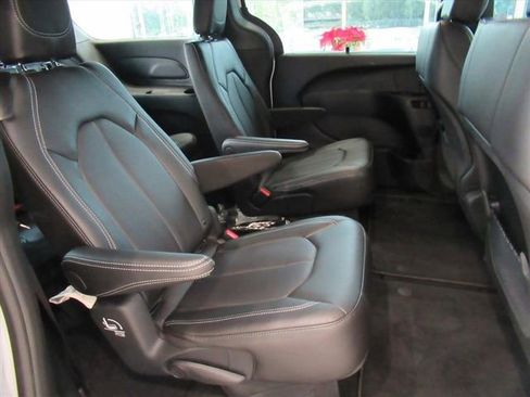 New 2026 Chrysler Voyager LX image 26