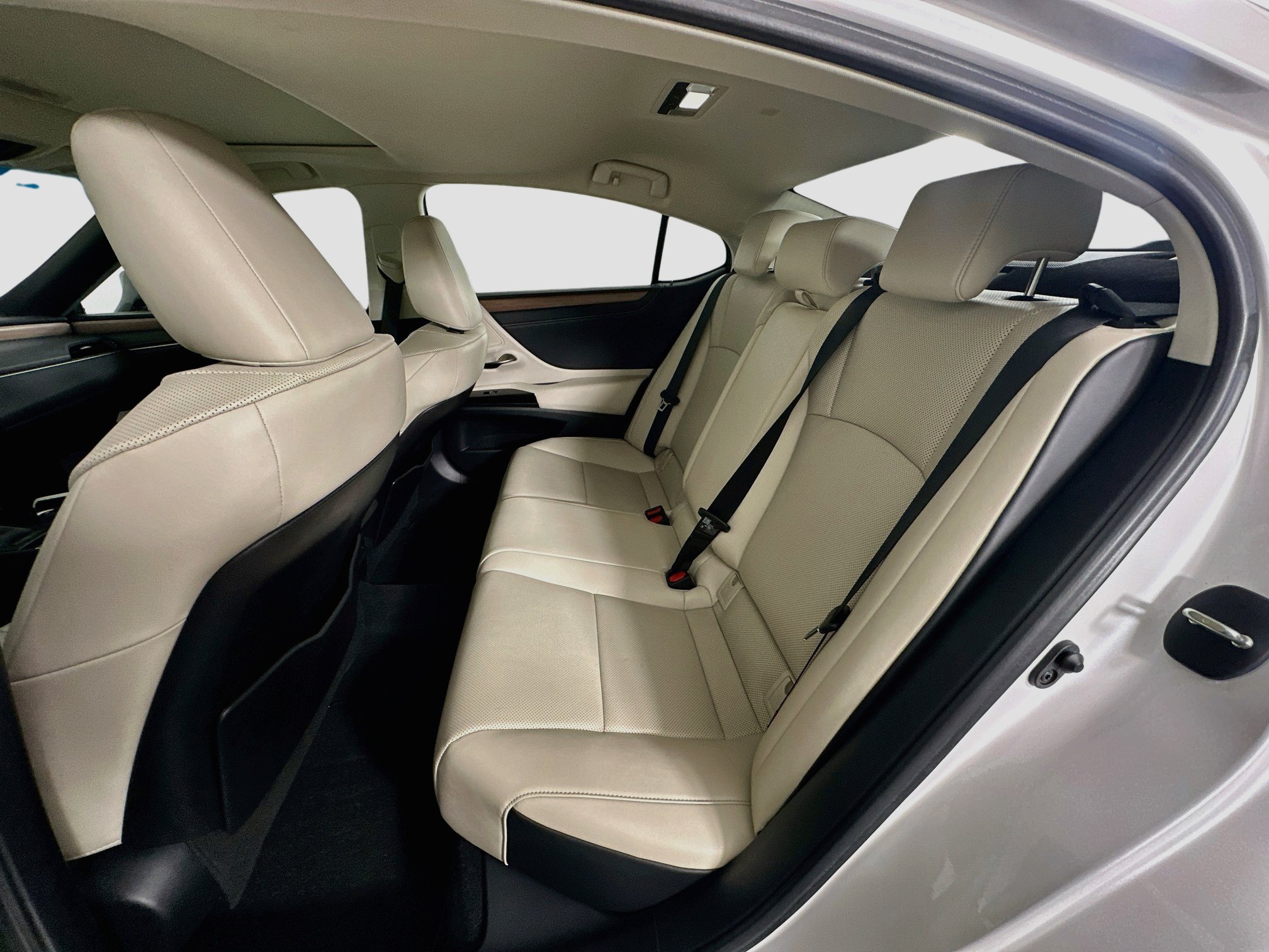 Used 2024 Lexus ES 350 w/ Premium Package FWD image 29