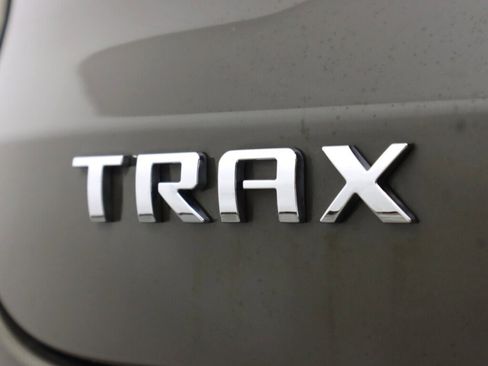 Used 2024 Chevrolet Trax LS FWD image 33
